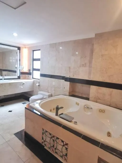 Luxurious Spacioushome 17Pax Fahrenheit Pavillon Kuala Lumpur Apartment